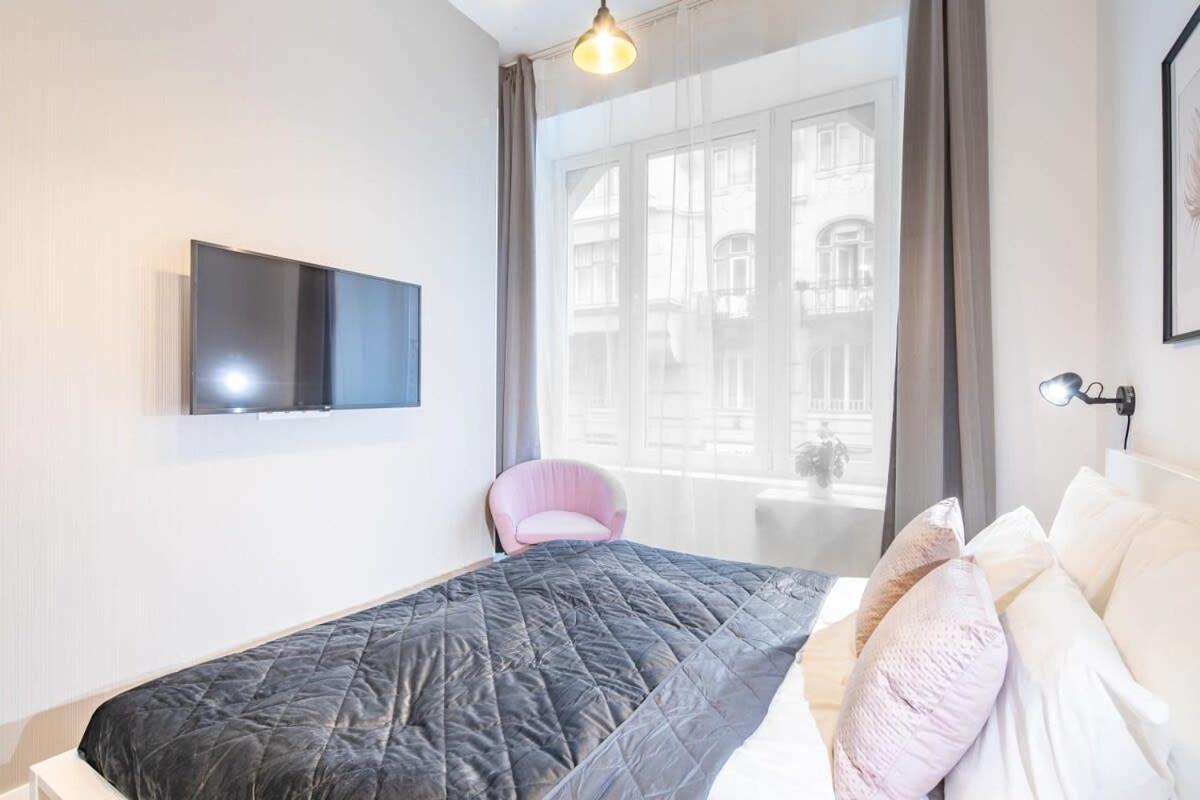 Extra Central - Mini Modern Studio Budapest Extérieur photo